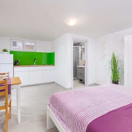 Studio Apartment Mali Medulin Exterior photo