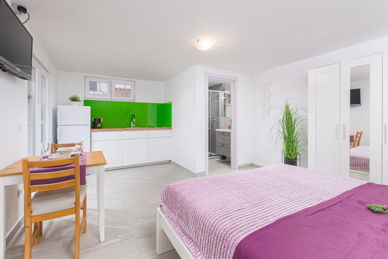 Studio Apartment Mali Medulin Exterior photo